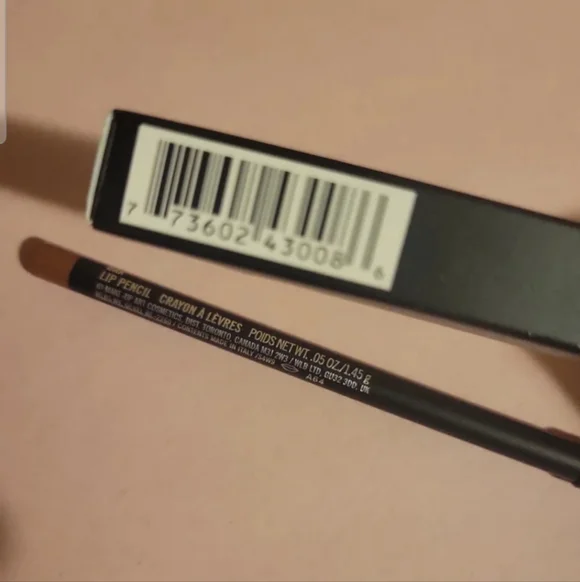 MAC Cosmetics Lip Pencil ~ OAK - Picture 2 of 4